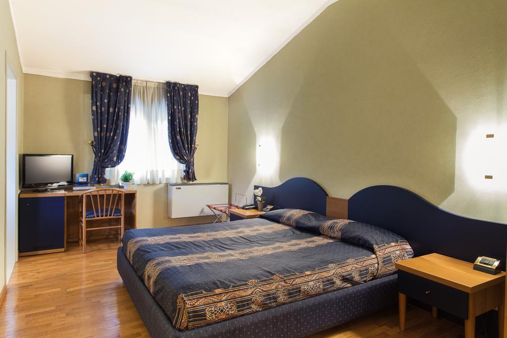 Hotel Gambara Номер фото
