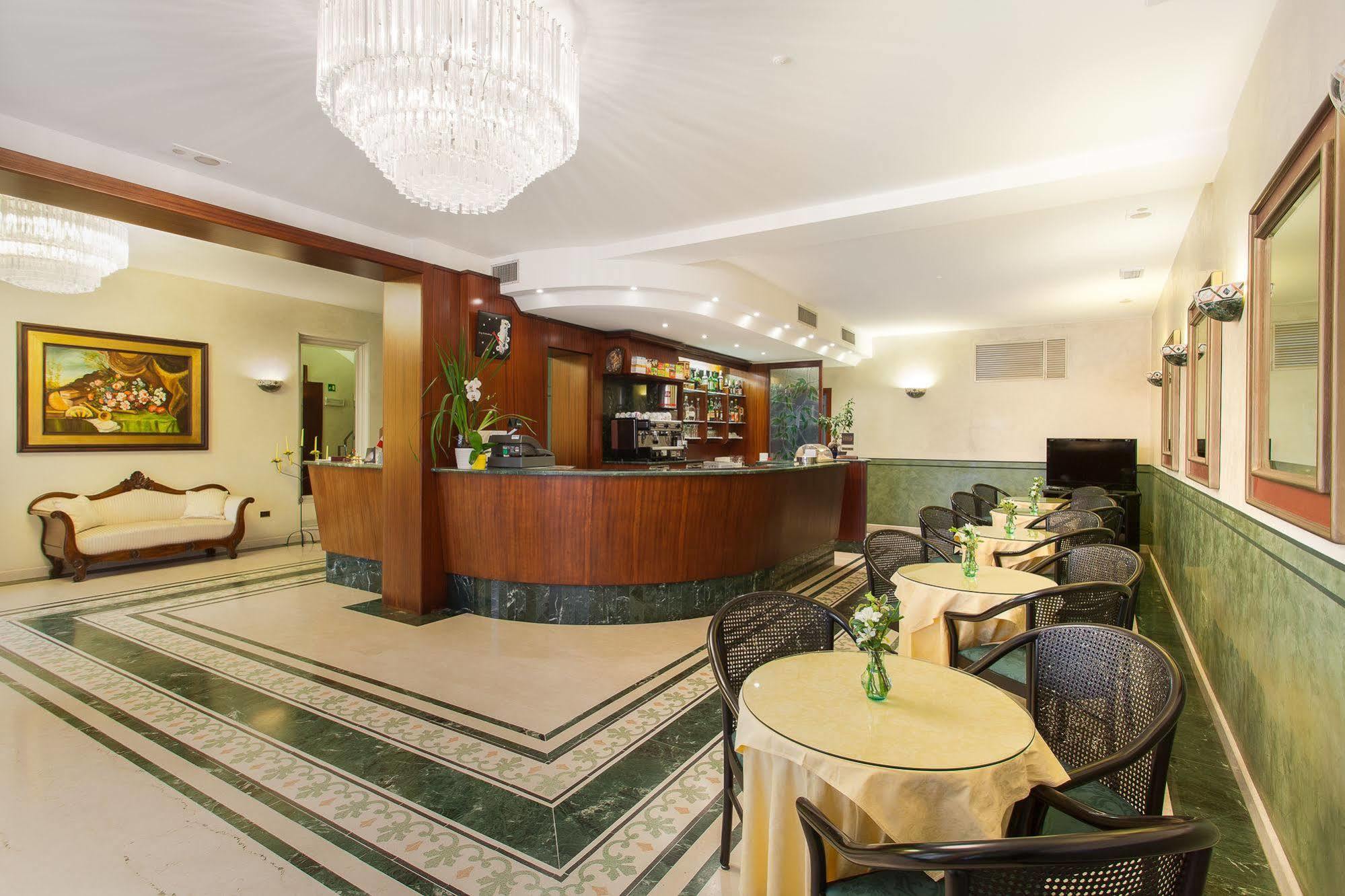 Hotel Gambara Экстерьер фото