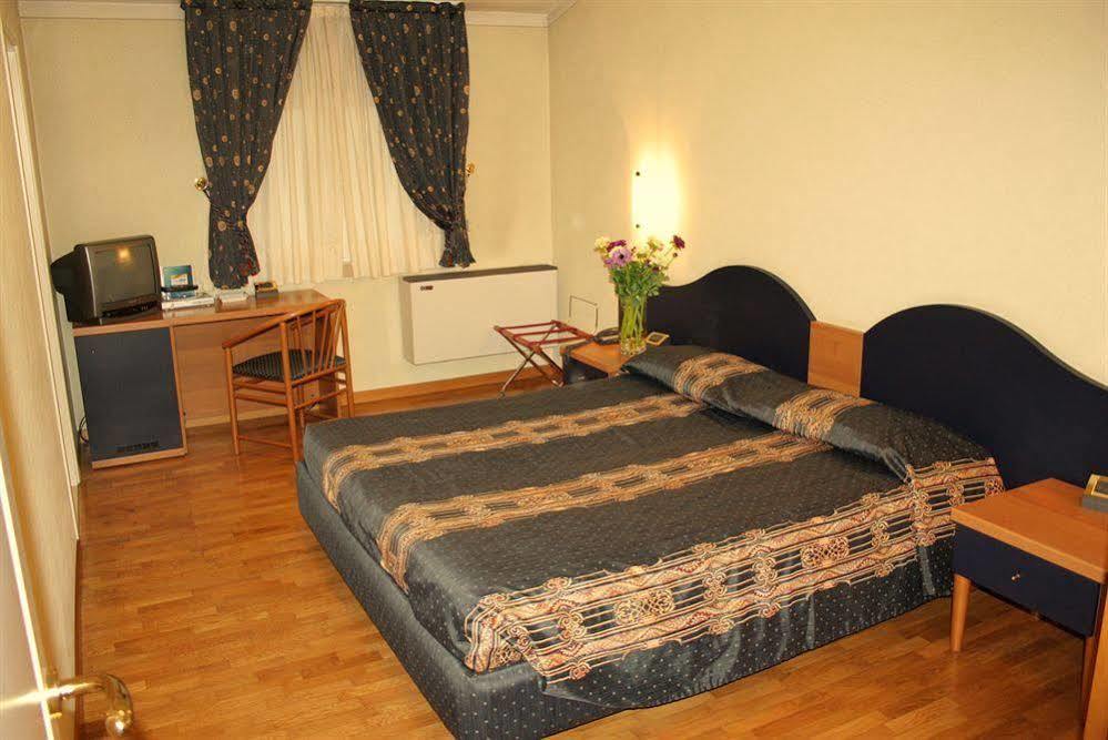 Hotel Gambara Экстерьер фото